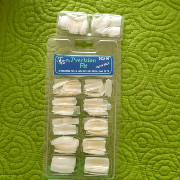 Acrylic nails - Picture 1 of 3